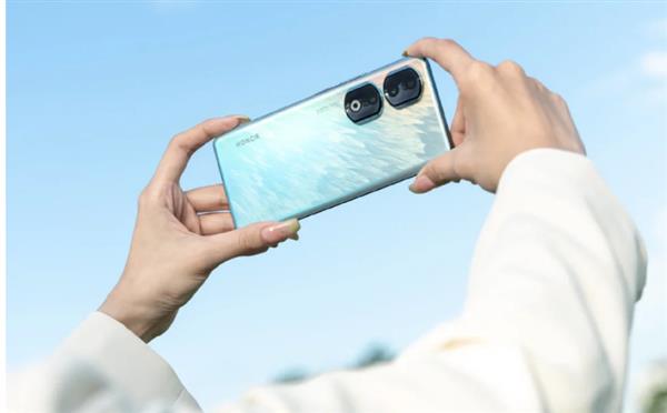 2亿像素气场全开 带你“走进”荣耀90 Pro旗舰相机