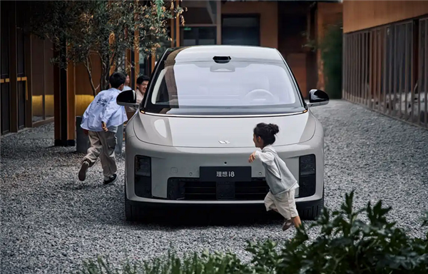 理想i8上市倒计时!7月17日预定 月底开售 预计35万起
