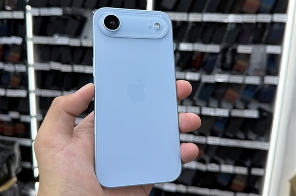 曝苹果销售正接受eSIM培训：iPhone 17系列迈入无卡时代