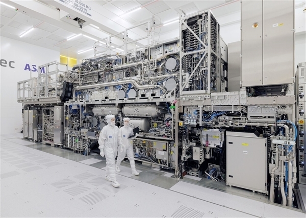 高盛：中国光刻机只能造65nm！落后ASML 20年