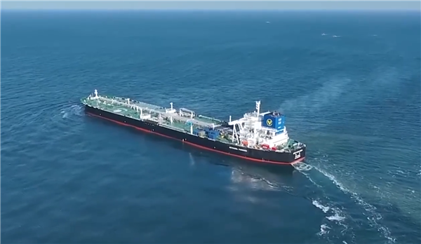 我国自主设计建造！全球首艘甲醇双燃料动力智能超大型油轮成功交付