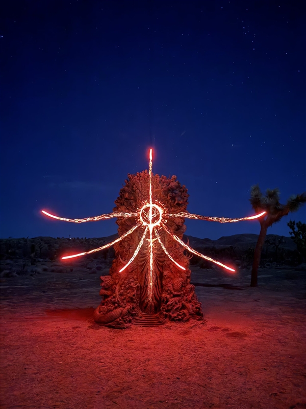 神秘雕像与拉瑞安新作相关