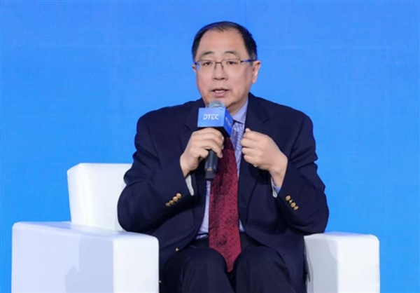 高通亮相2025数智科技生态大会：释放“AI+连接”更大潜能 携手共建数智科技新生态